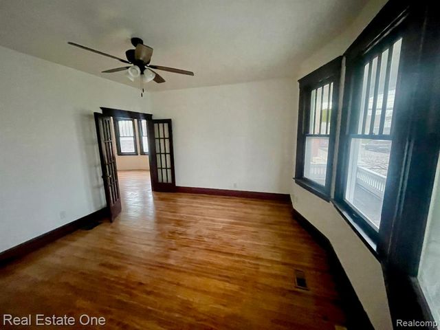 2600 Zinow Street, Hamtramck, MI 48212