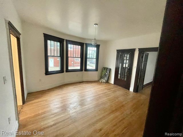 2600 Zinow Street, Hamtramck, MI 48212