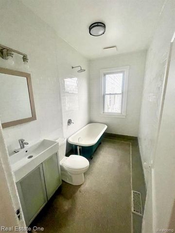 2600 Zinow Street, Hamtramck, MI 48212