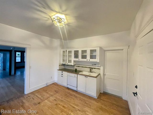 2600 Zinow Street, Hamtramck, MI 48212