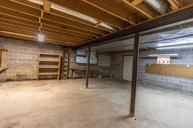 651 PINE ST, Adamsville, TN 38310