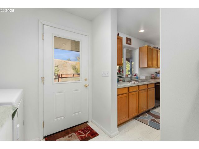 178 DOVETAIL Ln, Sutherlin, OR 97479