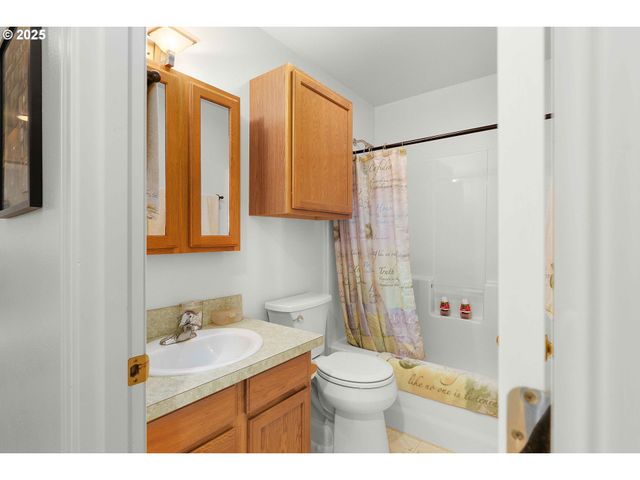 178 DOVETAIL Ln, Sutherlin, OR 97479