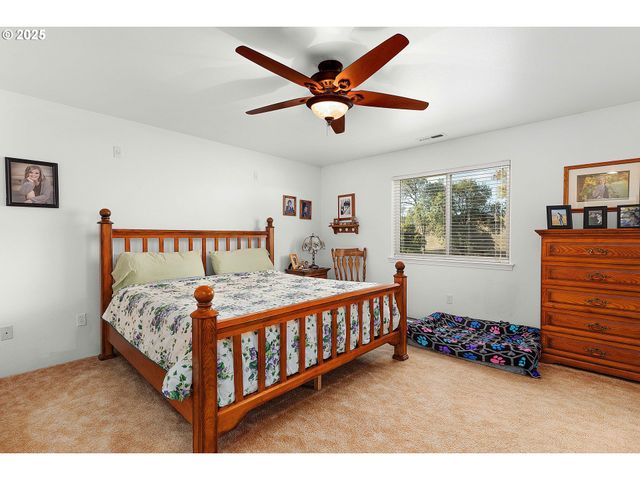 178 DOVETAIL Ln, Sutherlin, OR 97479