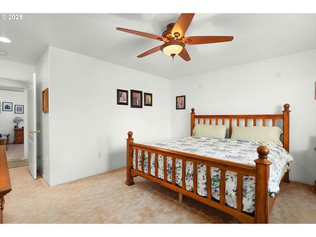 178 DOVETAIL Ln, Sutherlin, OR 97479