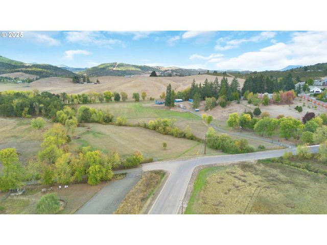 178 DOVETAIL Ln, Sutherlin, OR 97479