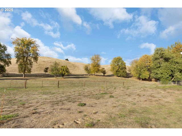 178 DOVETAIL Ln, Sutherlin, OR 97479