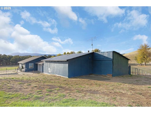 178 DOVETAIL Ln, Sutherlin, OR 97479