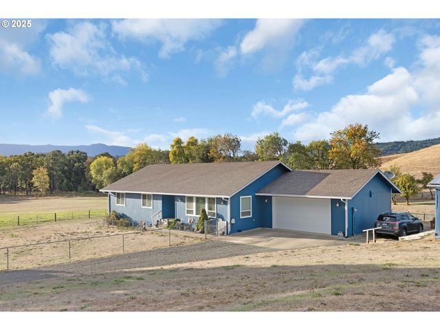 178 DOVETAIL Ln, Sutherlin, OR 97479