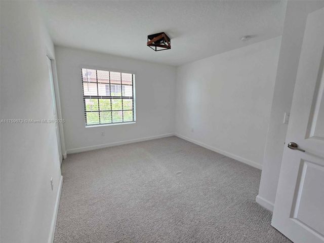 6001 Woods Edge Cir, Riviera Beach, FL 33410