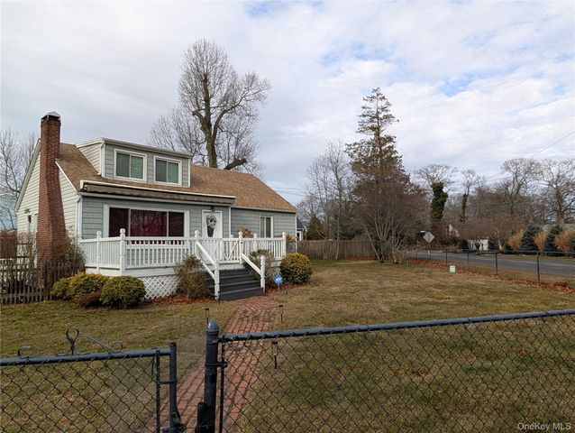 51 Lafayette Drive, Shirley, NY 11967