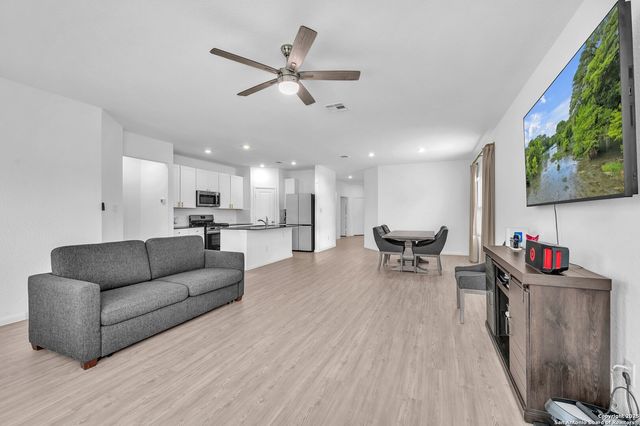 13724 Barn Door, San Antonio, TX 78252