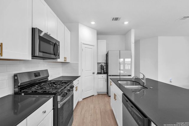 13724 Barn Door, San Antonio, TX 78252