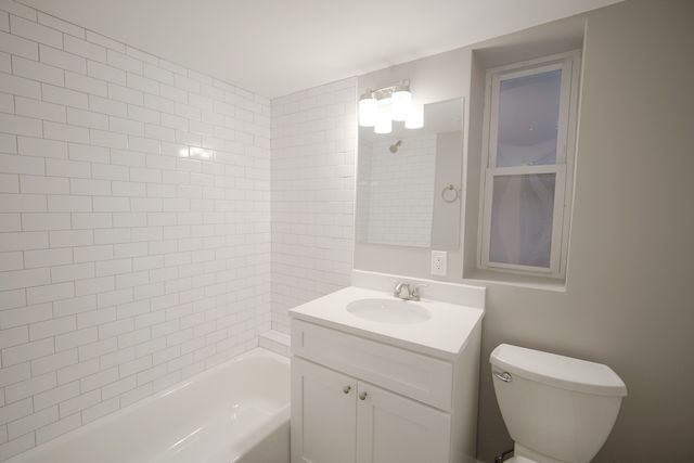 2253 S Whipple Avenue GARDEN, Chicago, IL 60623
