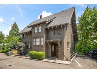 2324 Sw CACTUS Dr, Portland, OR 97205