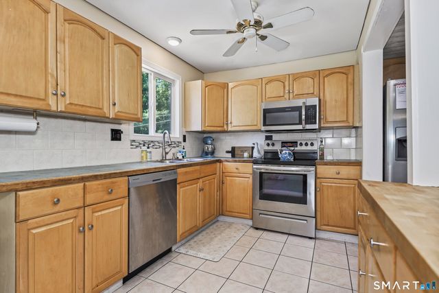 12 Knapp Drive, Prospect, CT 06712