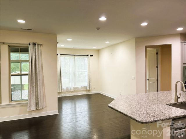 9015 Manor Oak Court, Charlotte, NC 28277