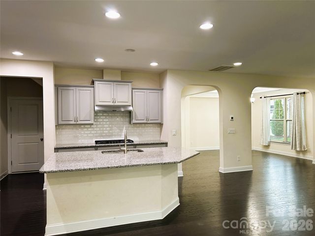 9015 Manor Oak Court, Charlotte, NC 28277