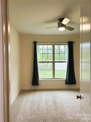 9015 Manor Oak Court, Charlotte, NC 28277
