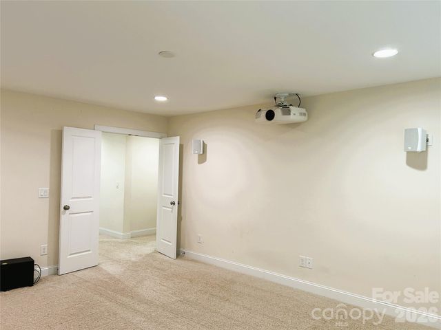 9015 Manor Oak Court, Charlotte, NC 28277