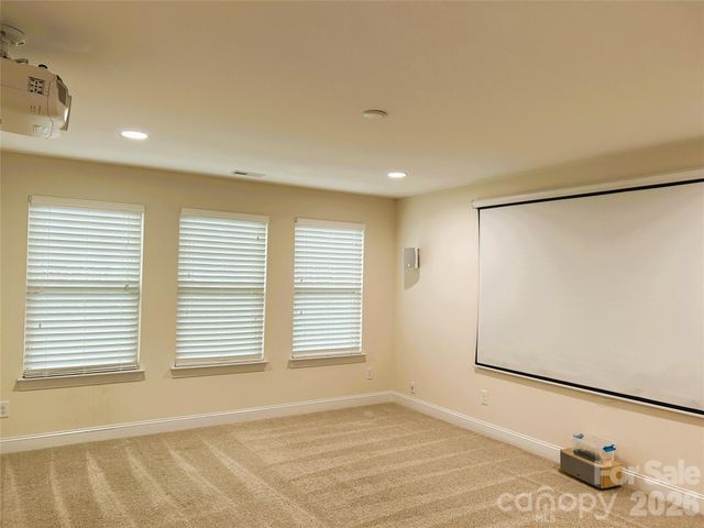 9015 Manor Oak Court, Charlotte, NC 28277