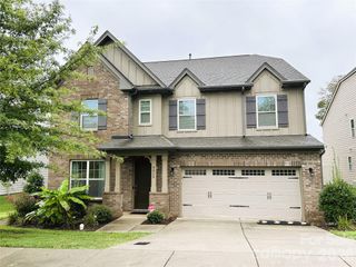 9015 Manor Oak Court, Charlotte, NC 28277