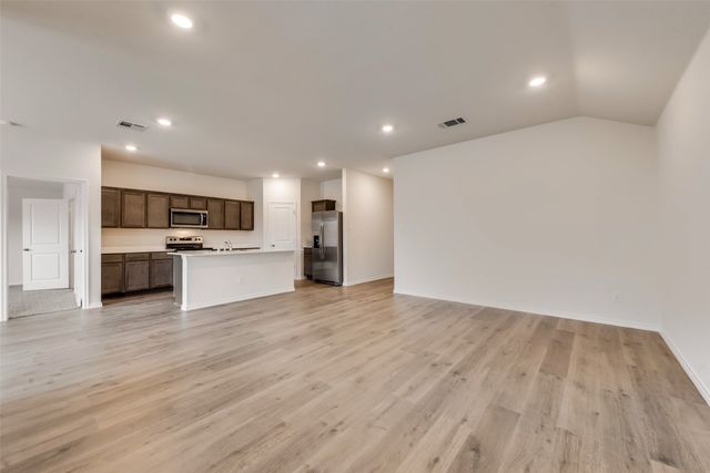 1131 Elijah Way, Dallas, TX 75253