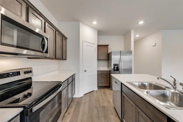 1131 Elijah Way, Dallas, TX 75253