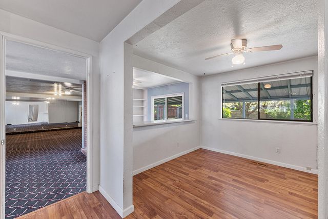 1245 Valley View Drive, Medford, OR 97504