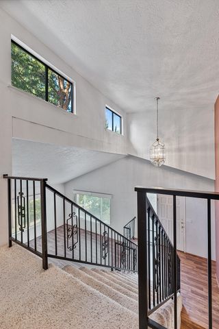 1245 Valley View Drive, Medford, OR 97504