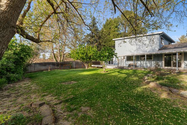 1245 Valley View Drive, Medford, OR 97504