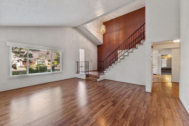 1245 Valley View Drive, Medford, OR 97504