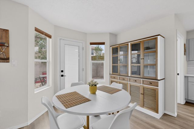 6048 Park Hill Avenue NW, Albuquerque, NM 87114