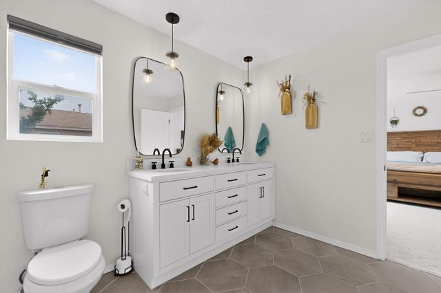 6048 Park Hill Avenue NW, Albuquerque, NM 87114