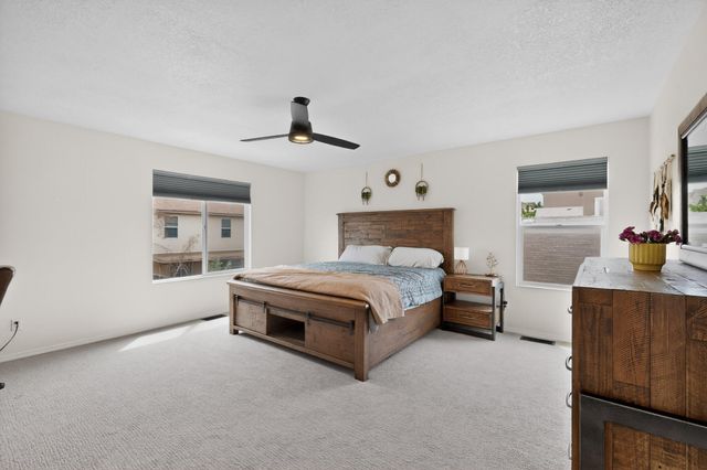 6048 Park Hill Avenue NW, Albuquerque, NM 87114