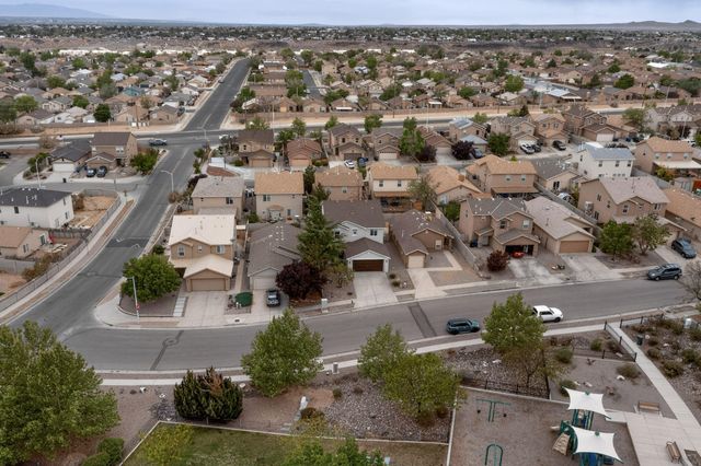 6048 Park Hill Avenue NW, Albuquerque, NM 87114