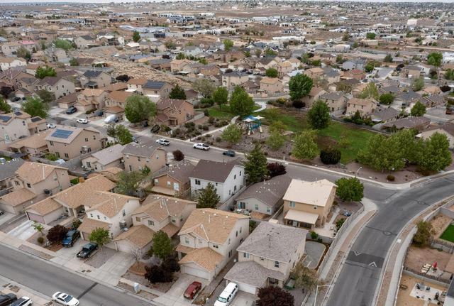 6048 Park Hill Avenue NW, Albuquerque, NM 87114