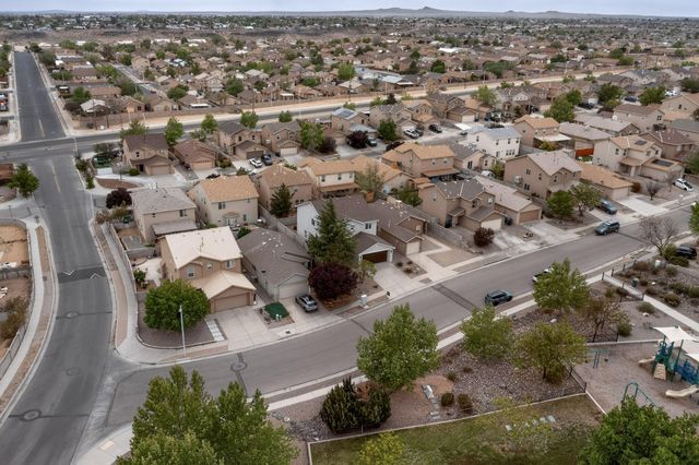 6048 Park Hill Avenue NW, Albuquerque, NM 87114