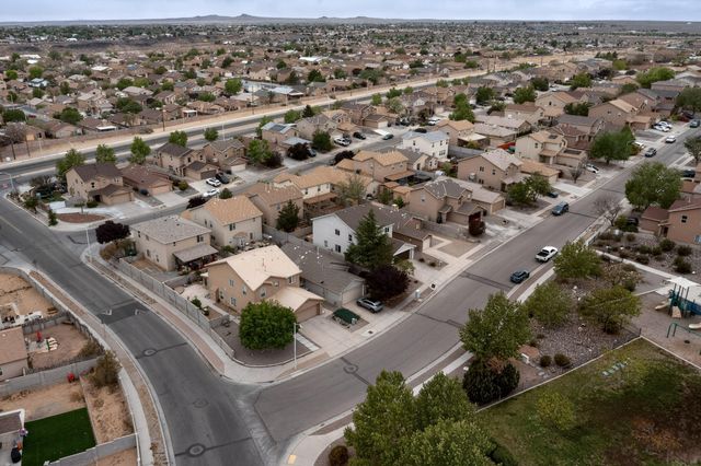 6048 Park Hill Avenue NW, Albuquerque, NM 87114