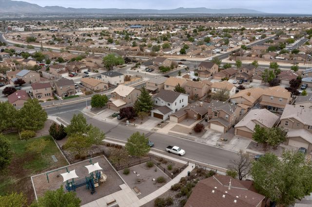 6048 Park Hill Avenue NW, Albuquerque, NM 87114