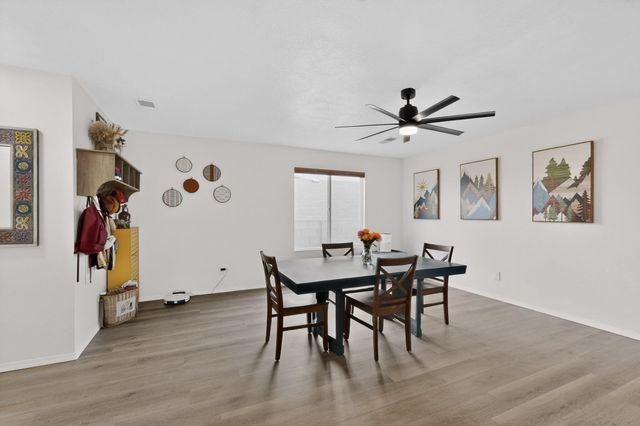 6048 Park Hill Avenue NW, Albuquerque, NM 87114