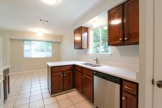 7900 Whitsun DR, Austin, TX 78749