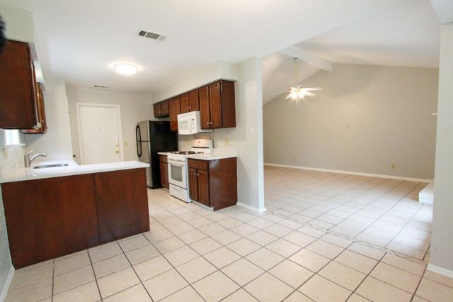 7900 Whitsun DR, Austin, TX 78749