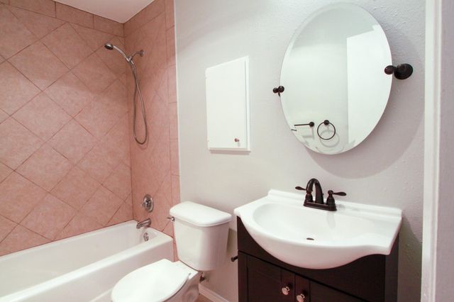 7900 Whitsun DR, Austin, TX 78749