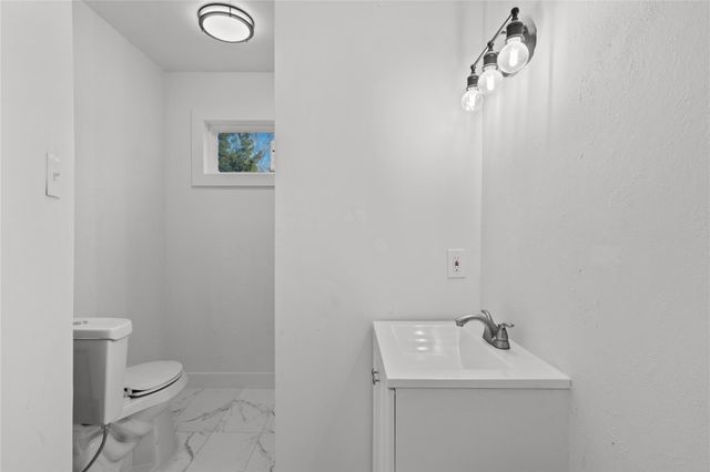 2027 Scott Street, La Marque, TX 77568