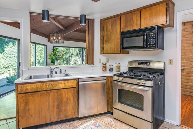 1744 Danielson Ct, Carmichael, CA 95608