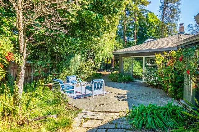 1744 Danielson Ct, Carmichael, CA 95608