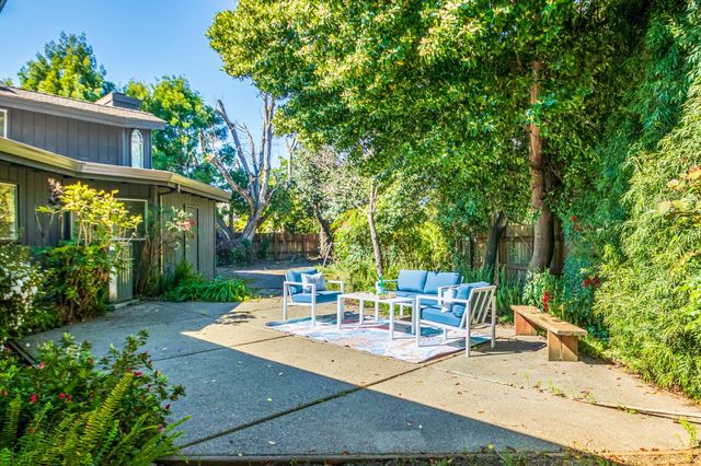 1744 Danielson Ct, Carmichael, CA 95608