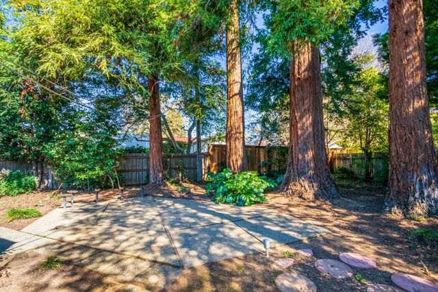 1744 Danielson Ct, Carmichael, CA 95608