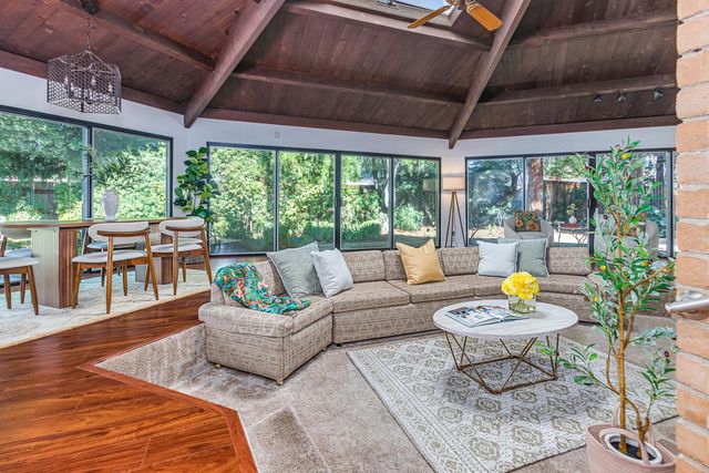 1744 Danielson Ct, Carmichael, CA 95608